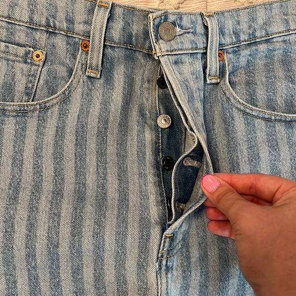 Levi’s Shorts - Picture 4 of 4